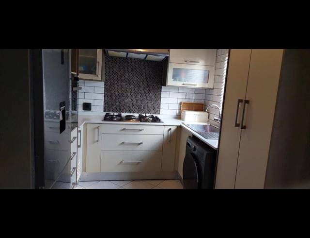 3 BEDROOM HOUSE FOR SALE IN ROSSLYN